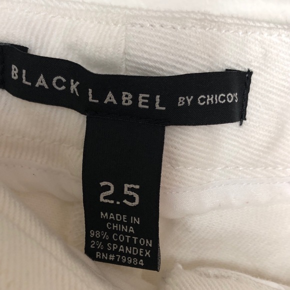 Black label by Chicos white front seam slimming ankle pants 2.5 - Picture 5 of 5